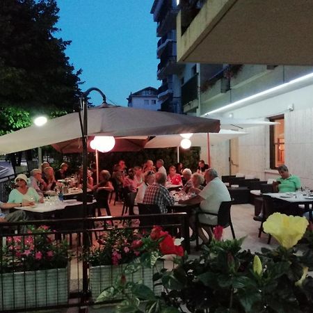 Albergo Rossana Chianciano Terme Bagian luar foto