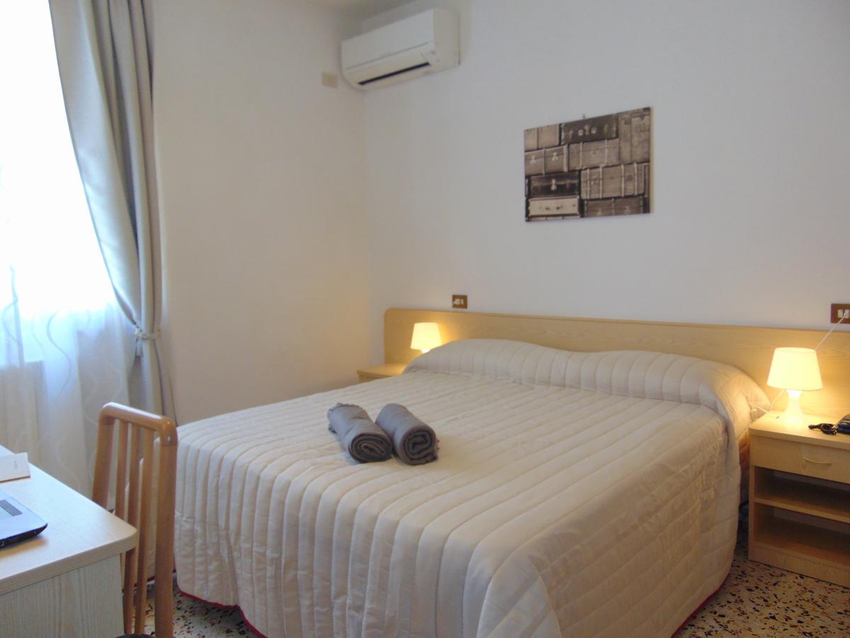 Albergo Rossana Chianciano Terme Bagian luar foto