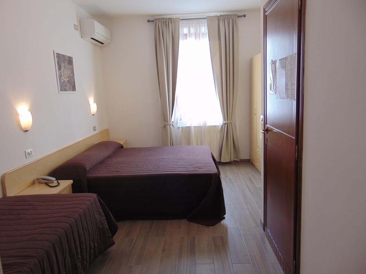 Albergo Rossana Chianciano Terme Bagian luar foto
