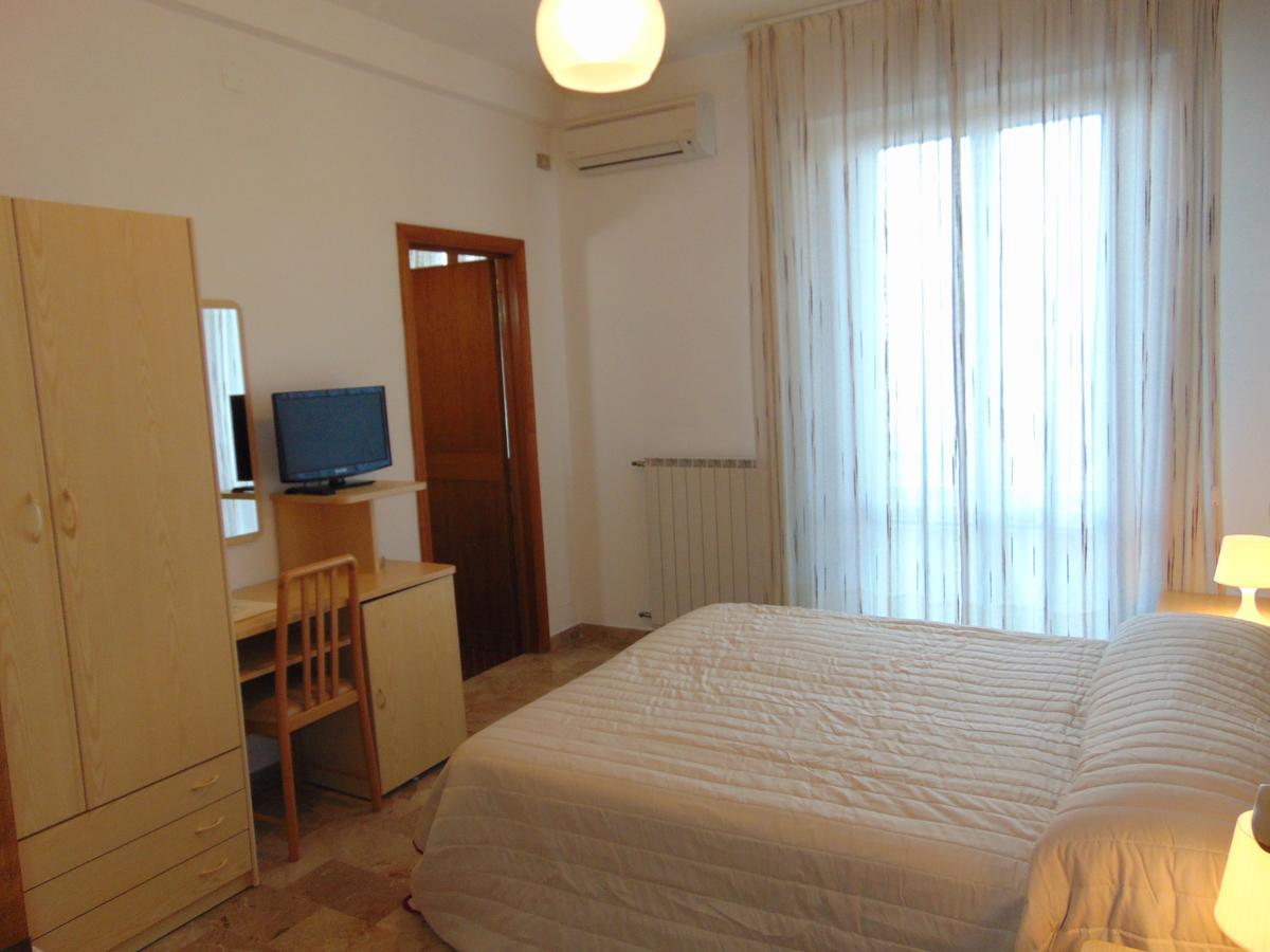 Albergo Rossana Chianciano Terme Bagian luar foto