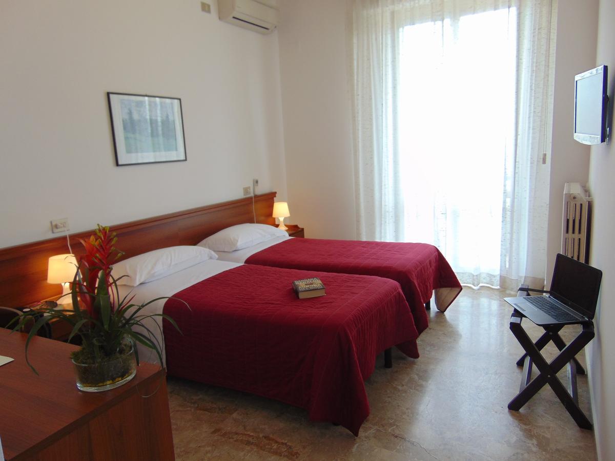 Albergo Rossana Chianciano Terme Bagian luar foto